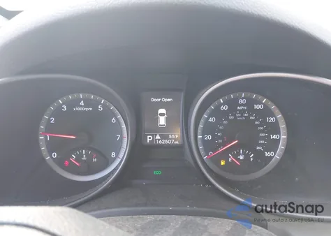 2015 Hyundai Santa Fe Sport 2.4L z USA, uszkodzony, nr VIN 5XYZUDLB9FG238562